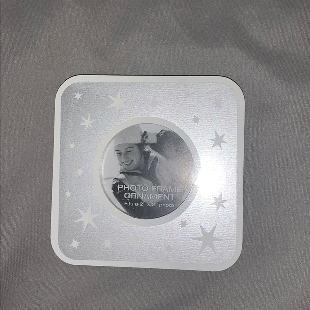 SILVER PHOTO FRAME ORNAMENT